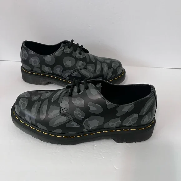 Dr. Martens Black and Gray Skull Pattern Shoes Doc Dr. Martens 27686 Skull Leopard Print Oxfords Black  main image 3